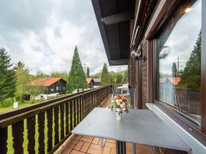 Μπαλκόνι ή βεράντα στο Apartment Am Hohen Bogen-19 by Interhome