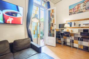 Kuchyň nebo kuchyňský kout v ubytování Casa Barcelo Hostel Barcelona