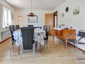 Kuchyň nebo kuchyňský kout v ubytování Holiday Home Eberg - 2-8km from the sea by Interhome + 16 fotografií