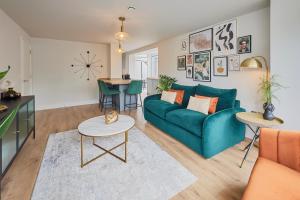 Posezení v ubytování Host & Stay - Scarborough View Luxury Apartment