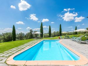 The swimming pool at or close to Apartment Tipologia Mono-8 by Interhome