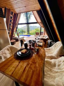 Uma área de estar em Refúgio dos Alpes cabana
