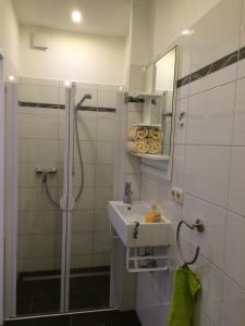 Ein Badezimmer in der Unterkunft Schlafen in Rosengarten