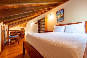 Belizean Shores Resortにあるベッド