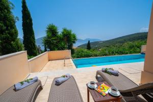 Bazén v ubytování Villa Apollo up to 8px, private pool nebo v jeho okolí