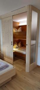 Postel nebo postele na pokoji v ubytování Pension Berghof