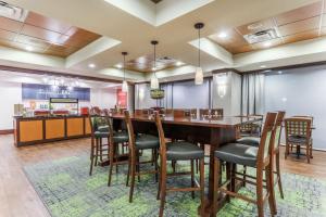 a large dining room with a long table and chairs at Hampton Inn Chattanooga-North in Chattanooga