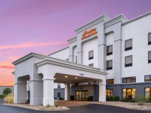 a rendering of the front of a hotel at Hampton Inn & Suites Cedar Rapids in Cedar Rapids