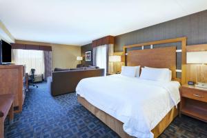 Postel nebo postele na pokoji v ubytování Hampton Inn Clinton + 25 fotografií