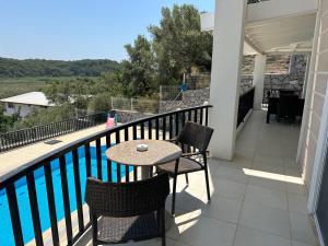 Balkón nebo terasa v ubytování Villa Sarisli 1