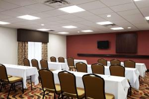 TV a/nebo společenská místnost v ubytování Hampton Inn & Suites Conroe I 45 North