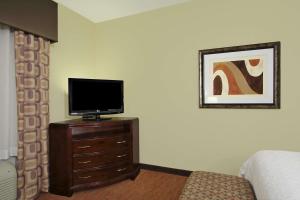 TV a/nebo společenská místnost v ubytování Hampton Inn & Suites Conroe I 45 North