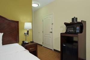 Postel nebo postele na pokoji v ubytování Hampton Inn & Suites Conroe I 45 North