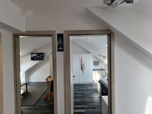 TV a/nebo společenská místnost v ubytování Apartment Juliet
