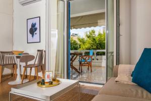 Balkón alebo terasa v ubytovaní Breeze One Bedroom Apartment by BluPine