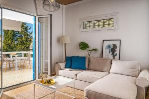 Posedenie v ubytovaní Breeze One Bedroom Apartment by BluPine