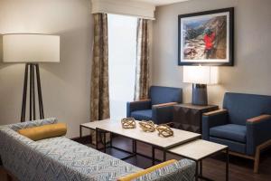 Posezení v ubytování Hampton Inn Denver-West/Golden