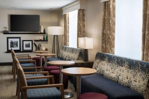 Posezení v ubytování Hampton Inn Denver-West/Golden