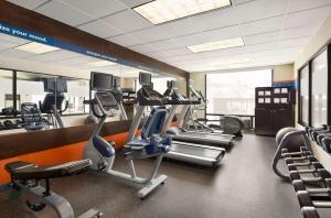 Fitness centrum a/nebo fitness zařízení v ubytování Hampton Inn Denver-West/Golden
