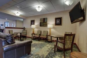 TV a/nebo společenská místnost v ubytování Hampton Inn & Suites Denver Littleton