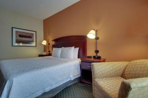 Postel nebo postele na pokoji v ubytování Hampton Inn & Suites Denver Littleton