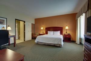 Postel nebo postele na pokoji v ubytování Hampton Inn & Suites Denver Littleton