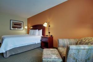 Postel nebo postele na pokoji v ubytování Hampton Inn & Suites Denver Littleton