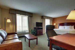 TV a/nebo společenská místnost v ubytování Hampton Inn & Suites Denver Littleton