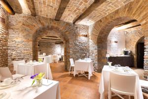 Restaurace v ubytování Relais Villa del Borgo