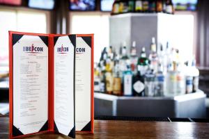 弗雷德里克汉普顿酒店酒廊或酒吧区