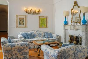 Albergo Miramare Positano的休息区