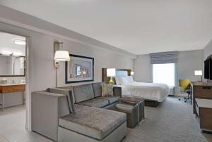 Postel nebo postele na pokoji v ubytování Hampton Inn Gallatin + 37 fotografií
