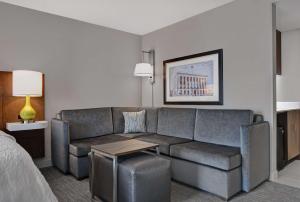 Posezení v ubytování Hampton Inn Gallatin