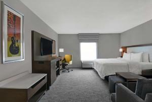 Postel nebo postele na pokoji v ubytování Hampton Inn Gallatin