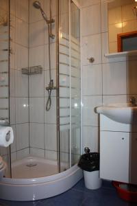 Ένα μπάνιο στο Studio Apartment Lenka