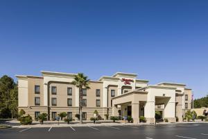 a rendering of the front of a hotel at Hampton Inn Hinesville in Hinesville