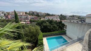 LA VILLA ONDINE - Spacieux appartement sur les collines Nicoises - Piscine - 2 parkings - Clim - Wifi