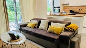 LA VILLA ONDINE - Spacieux appartement sur les collines Nicoises - Piscine - 2 parkings - Clim - Wifi