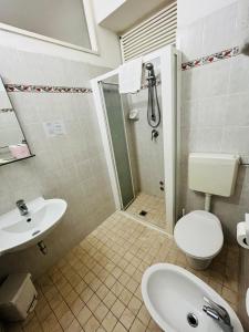 Koupelna v ubytování Hotel Columbia Frontemare