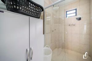 Ένα μπάνιο στο Casa com 03 dormitórios climatizados com berço +30 φωτογραφίες