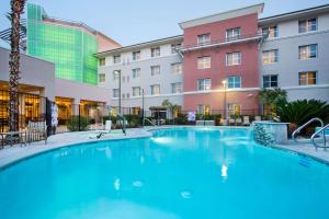 A piscina localizada em Homewood Suites by Hilton South Las Vegas ou nos arredores