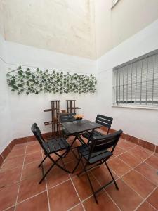 Un lugar para sentarse en Gades de la Caleta con Terraza Grupo AC Gestion 20 fotos más