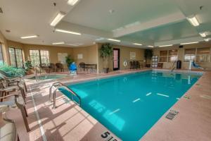 a large swimming pool in a hotel room at Hampton Inn & Suites Las Cruces I-25 in Las Cruces