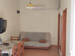 Телевизор и/или развлекательный центр в Apartmani Toni Vodice