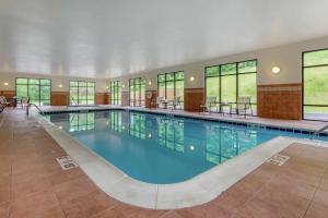Πισίνα στο ή κοντά στο Hampton Inn Meadville