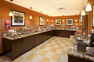 A restaurant or other place to eat at Hampton Inn Marietta