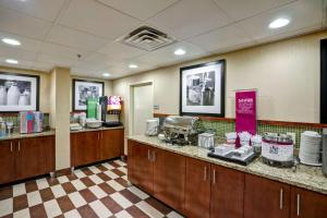 Παροχές για τσάι/καφέ στο Hampton Inn Morgantown