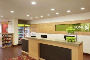 Supermarket nebo jiné obchody v  hotelu nebo okolí