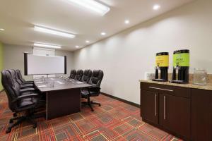 Konferenční prostory v ubytování Home2 Suites by Hilton Florida City + 15 fotografií
