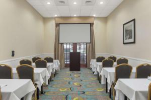Hampton Inn Fairhope-Mobile Bay, AL商务区和/或会议室